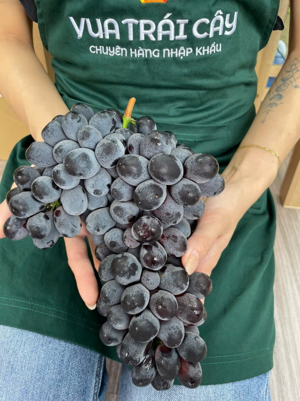 Nho đen không hạt Sweet Sapphire